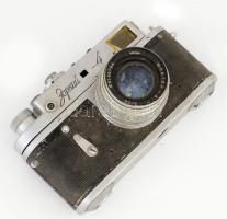 Zorkij-4 retró szovjet fényképezőgép, Jupiter-8 2/50 objektívvel, piszkos, megviselt állapot