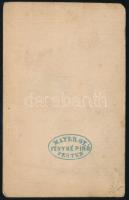 cca 1860-1870 Előkelő úr egészalakos portréja, vizitkártya Mayer György fényképíró pesti műterméből,...