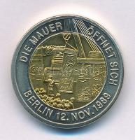 Németország 2009. "A berlini fal megnyitása 20. évfordulója" kétoldalas bicolor emlékérme kapszulában T:AU-XF, kis patina Germany 2009. "20th Anniversary of the opening of the Berlin Wall" two-sided bicolour commemorative medal in capsule C:AU-XF, tiny patina