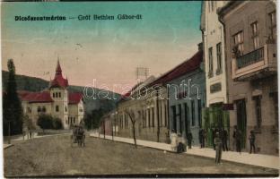 1923 Dicsőszentmárton, Tarnaveni, Diciosanmartin; Gróf Bethlen Gábor út, Gáspár Antal úri szabó üzlete. Dosztál Erzsébet kiadása / street view, tailor's shop (EK)