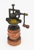 Borsdaráló, fa fém, kopással, m: 19 cm