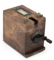 Régi német fatestű áramfejlesztő, jó állapotban, 16x16 cm