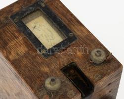 Régi német fatestű áramfejlesztő, jó állapotban, 16x16 cm