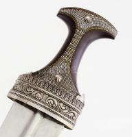 Dzsambia / Handzsár. Jemen, 20. sz. első harmada, ezüsttartalmú / ezüstözött részekkel, berakásokkal...