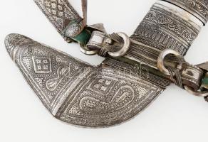 Dzsambia / Handzsár. Jemen, 20. sz. első harmada, ezüsttartalmú / ezüstözött részekkel, berakásokkal...