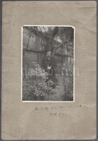 Dvihally Géza (1878-1945) esztergomi hírlapíró, szerkesztő 2 db fotója, feliratozva, 5,5x3,5 cm és 19x13 cm