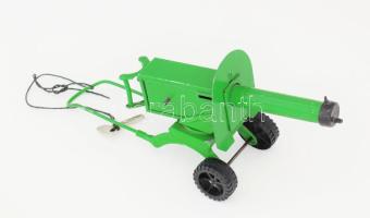 Szovjet Maxim géppuska lemezjáték, kulccsal, felhúzható, működik, h: 27 cm