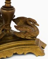 Hattyú figurás bronz gyertyatartó, kis javítással, m: 21 cm