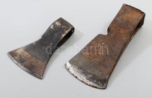 2 darab balta fej, egyik jelzett, h: 14-20 cm