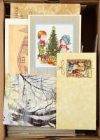 Kb. 800 db MODERN üdvözlő képeslap egy dobozban, vegyes minőségben / Cca. 800 modern greeting postcards in a box, in mixed quality