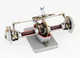 Autóipari oktatási szemléltető makett - Első futómű. Német gyártmány, fém, bakelit, fém lapon, 40x22...