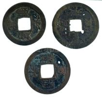 Japán DN(1626) 1M Cu "Kan'eitsühö" + DN(1668-1683) 1M Cu "Kan'eitsühö" + DN(1741) 1M Cu "Kan'eitsühö" T:VF-F, patina, lyuk Japan ND(1626) 1 Mon Cu "Kan'eitsühö" + ND(1668-1683) 1 Mon Cu "Kan'eitsühö" + ND(1741) 1 Mon Cu "Kan'eitsühö" C:VF-F, patina, hole