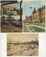 3 db MODERN magyarországi képeslap autóbuszokkal: Vác, Debrecen, Hajdúszoboszló / 3 modern Hungarian town postcards with autobuses