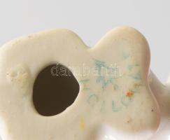 3 darab kis porcelán kutya figura, közte Hollóházi, m: 4 cm alatt