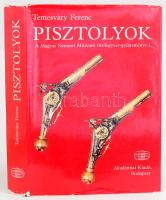 Temesváry Ferenc: Pisztolyok. A Magyar Nemzeti Múzeum tűzifegyver-gyűjteménye I. Bp., 1988, Akadémiai Kiadó, 496 p.+XCIV t. Gazdag képanyaggal, színes és fekete-fehér képekkel illusztrált. Kiadói egészvászon kötés, szakadt kiadói papír védőborítóban.