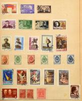 Sok száz darab vegyes külföldi bélyeg régi albumban