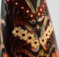 Zsolnay váza mezei virágokkal. cca 20. sz. utolsó harmada, magastüzű opak sötét eozin mázon elágazó ...