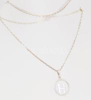 Ezüst(Ag) szögletes ankerszemes nyaklánc kerek "H" medállal, jelzett, h: 45 cm, d: 1,8 cm,...