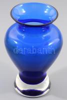 Kék váza. Formába öntött, többrétegű, anyagában színezett, hibátlan m: 19,5 cm