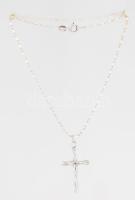 Ezüst(Ag) golyós, pálcikás nyaklánc kereszt medállal, jelzett, h: 42 cm, 3,5×1,8 cm, nettó: 5,3 g