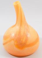 Design üveg váza. Fújt, anyagában színezett, húzott, száján apró pattogzások. 25 cm