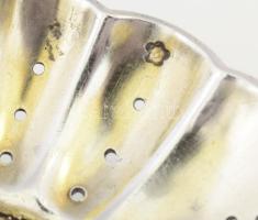 Ezüst(Ag) nyeles teaszűrő, jelzett, h: 19,5 cm, nettó: 81 g