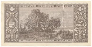 1946. 1.000.000MP látványos nyomdai papírránccal T:VF 
Adamo P31