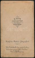 cca 1870 Fiatal lány elegáns öltözetben, kezében könyvvel, vizitkártya E. Roth festő és fényképész k...