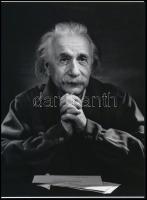 cca 1948 Yousuf Karsh (1908-2002) örmény származású kanadai fotóművész felvétele (Albert Einstein), 1 db modern nagyítás, jelzés nélkül, 20,5×15 cm