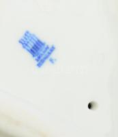 Zsolnay széken ülő nő virággal. Jelzett, hibátlan, m: 22 cm