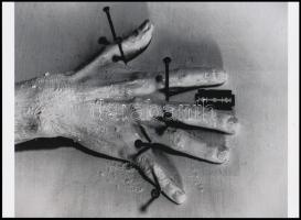 cca 1968 Günter Brus bécsi akcionista művész performansza, 1 db modern nagyítás, jelzés nélkül, 15x21 cm