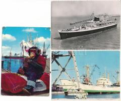 31 db RÉGI és MODERN hajós motívum képeslap, fotó vegyes minőségben / 31 pre-1945 and modern ship motive postcards, photo in mixed quality
