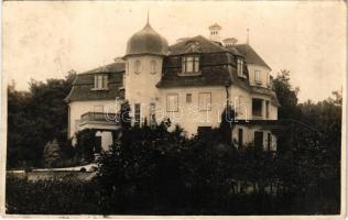 Bánhida (Tatabánya), Síkvölgyi-kastély. photo (felületi sérülés / surface damage)