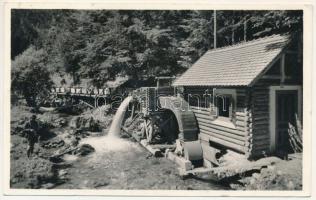 1943 Gyilkos-tó, Ghilcos, Lacul Rosu; áramfejlesztő. Körtesi Károly fényképész felvétele és kiadása / power generator, hydroelectric turbine (gyűrődés / crease)