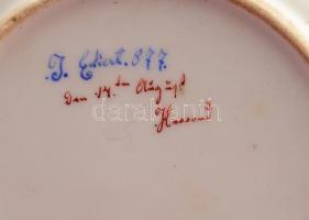 1877 Kézzel festett virágcsokor mintás dísztál, datált, szignált, kis kopással, d: 18,5 cm
