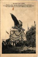 1930 Bánhida (Tatabánya), Turul emlékmű, magyar zászló. Krakovszky Andor felvétele + " BUDAPEST - HEGYESHALOM 14 B sz." vasúti mozgóposta bélyegző (r)