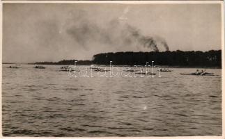 Budapest, evezősök a Dunán. Macsi András fotóriporter felvétele, photo