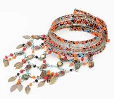 Keleti nyakék, 16 db achát kő díszítéssel