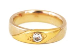 14K arany (Au) gyűrű brillel, cca 0.15ct 6,6g, m: 53