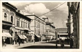 1941 Szabadka, Subotica; utcakép, Havas Josipa, Hekinger Karlo üzlete, Orion Rádió, Philips felirat / street, shops, advertisement. photo (EK)