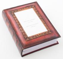 1914-1944 I. és II. világháborús tábori levelezőlap gyűjtemény, berakóban összesen 60 db