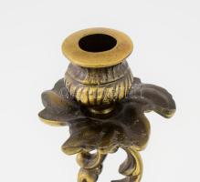 Öntött bronz gyertyatartó, m: 19 cm