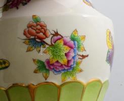 Herendi Viktória mintás váza. Jelzett, kis aranykopással, m: 15 cm