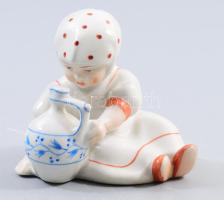 Zsolnay Annuska korsóval. Jelzett, hibátlan, m: 7,5 cm