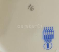 Zsolnay Csellós. Terv.: Török János. Jelzett, vonó vége letört, h: 22,5 cm