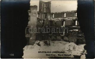 Pozsony, Pressburg, Bratislava; Stary Hrad / várrom télen / castle ruins in winter. photo (kopott sarkak / worn corners)