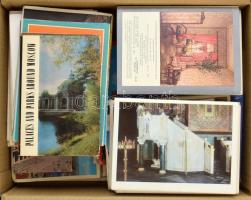 49 db MODERN képeslap füzet, főleg Oroszország és Törökország, egy dobozban / 49 MODERN postcard booklets mainly from Russia and Turkey, in a box