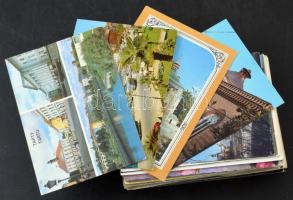 160 db MODERN külföldi város és üdvözlő képeslap, vegyes minőségben / 160 MODERN foreign town postcards and greeting postcards in mixed quality
