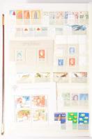 Szép színes vegyes külföldi modern anyag 16 lapos jó A4 berakóban nagyon sok tengerentúlival, benne ...