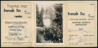 1939 Magyar Turista Egyesület fényképes tagsági jegy (igazolvány) Dvorzsák Ilus részére, Cholnoky Jenő elnök és mások bélyegzett aláírásaival